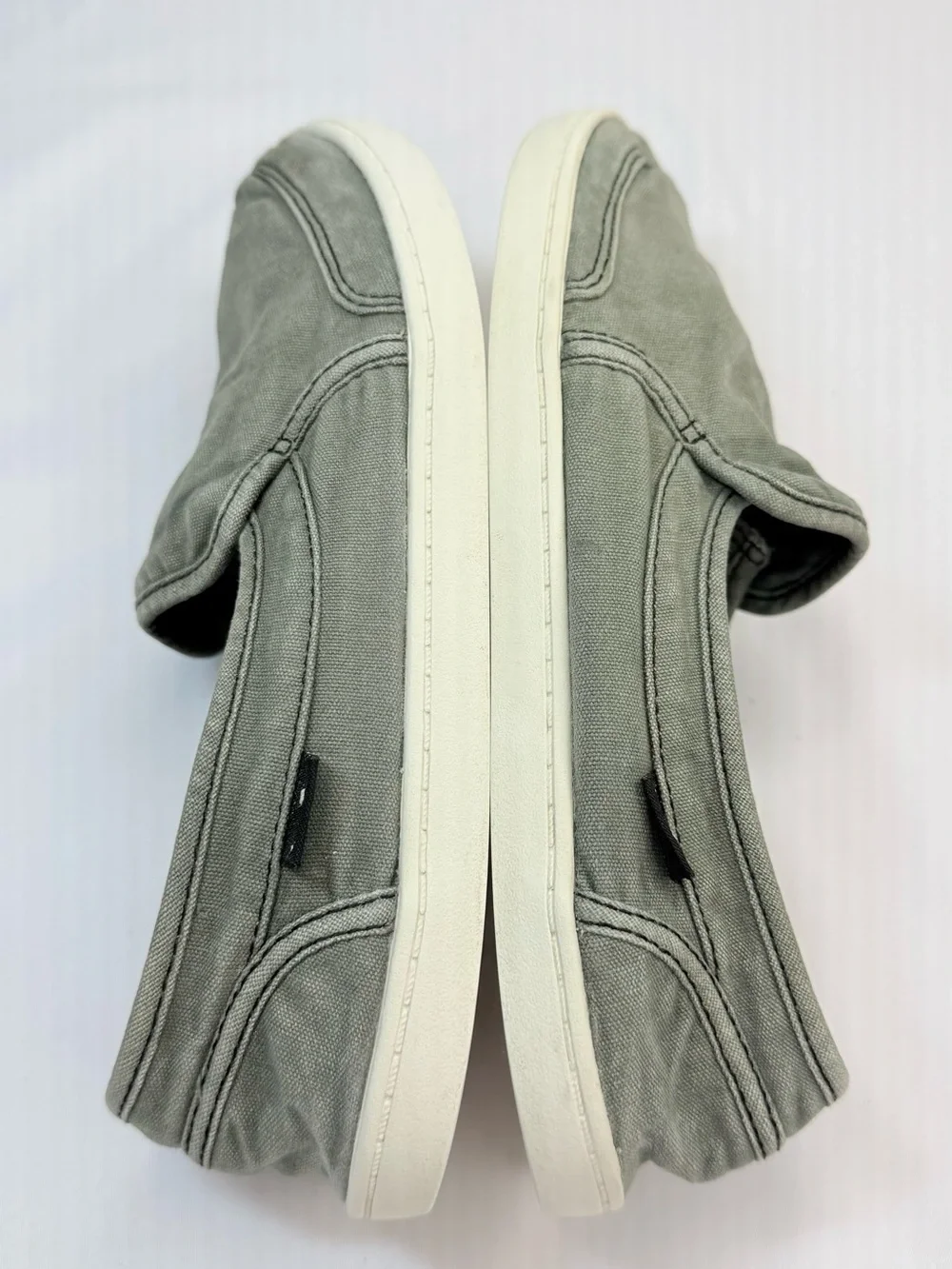 Sanuk Pair O Dice slip-on sneakers Women's Size 6 Slip-On Olive Green VGUC